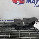 Incuietoare capota fata