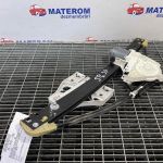 Macara usa spate stanga