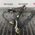 Macara usa fata stanga