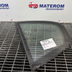 Geam spate mic stanga