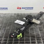 Macara usa spate stanga