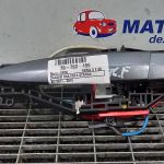 Maner usa fata stanga