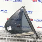 Geam spate mic dreapta