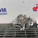 Incuietoare capota fata