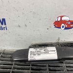 Maner usa fata stanga