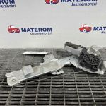 Macara usa spate dreapta