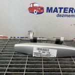 Maner usa fata dreapta