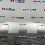 Ornament sub bara fata