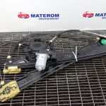 Macara usa fata dreapta