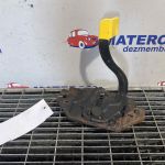 Incuietoare capota fata