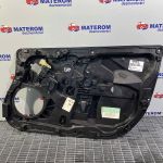 Macara usa fata dreapta