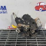 Incuietoare capota fata