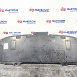 Ornament sub bara fata