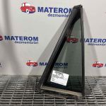 Geam spate mic dreapta