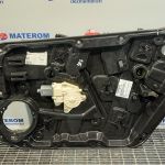 Macara usa fata dreapta