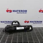 Maner usa fata dreapta