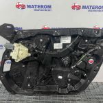 Macara usa fata dreapta