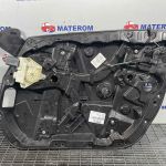 Macara usa fata dreapta