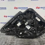 Macara usa spate stanga