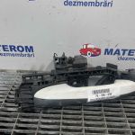 Maner usa spate stanga