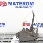 Incuietoare capota fata