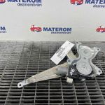 Macara usa spate stanga