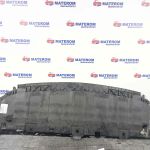 Ornament sub bara fata