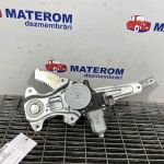Macara usa spate stanga