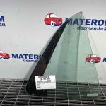 Geam spate mic dreapta