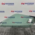 Geam fata mic dreapta