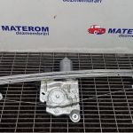 Macara usa spate dreapta