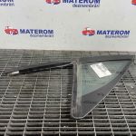 Geam fata mic dreapta