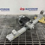 Macara usa spate stanga