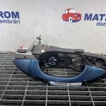Maner usa fata dreapta
