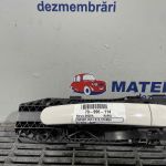 Maner usa fata stanga