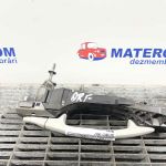 Maner usa fata dreapta