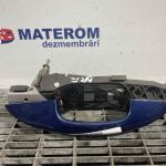 Maner usa fata dreapta
