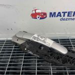 Maner usa spate stanga