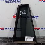 Geam spate mic dreapta