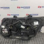 Macara usa fata dreapta