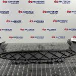 Ornament sub bara fata