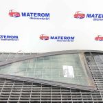 Geam spate mic dreapta