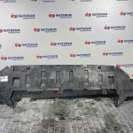 Ornament sub bara fata