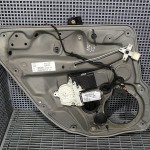 Macara usa spate stanga