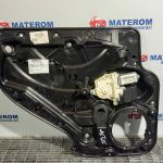 Macara usa spate stanga