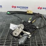Macara usa fata stanga