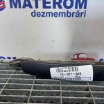 Maner usa fata stanga