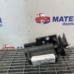 Maner usa spate stanga