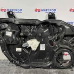 Macara usa fata stanga