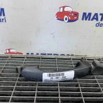 Maner usa spate stanga